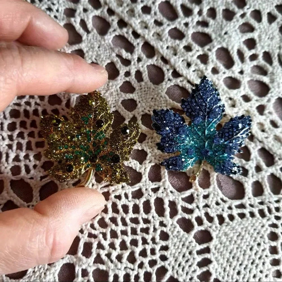 Bria Red Maple Leaf Blue Crystal Brooch - Picture 5 of 8